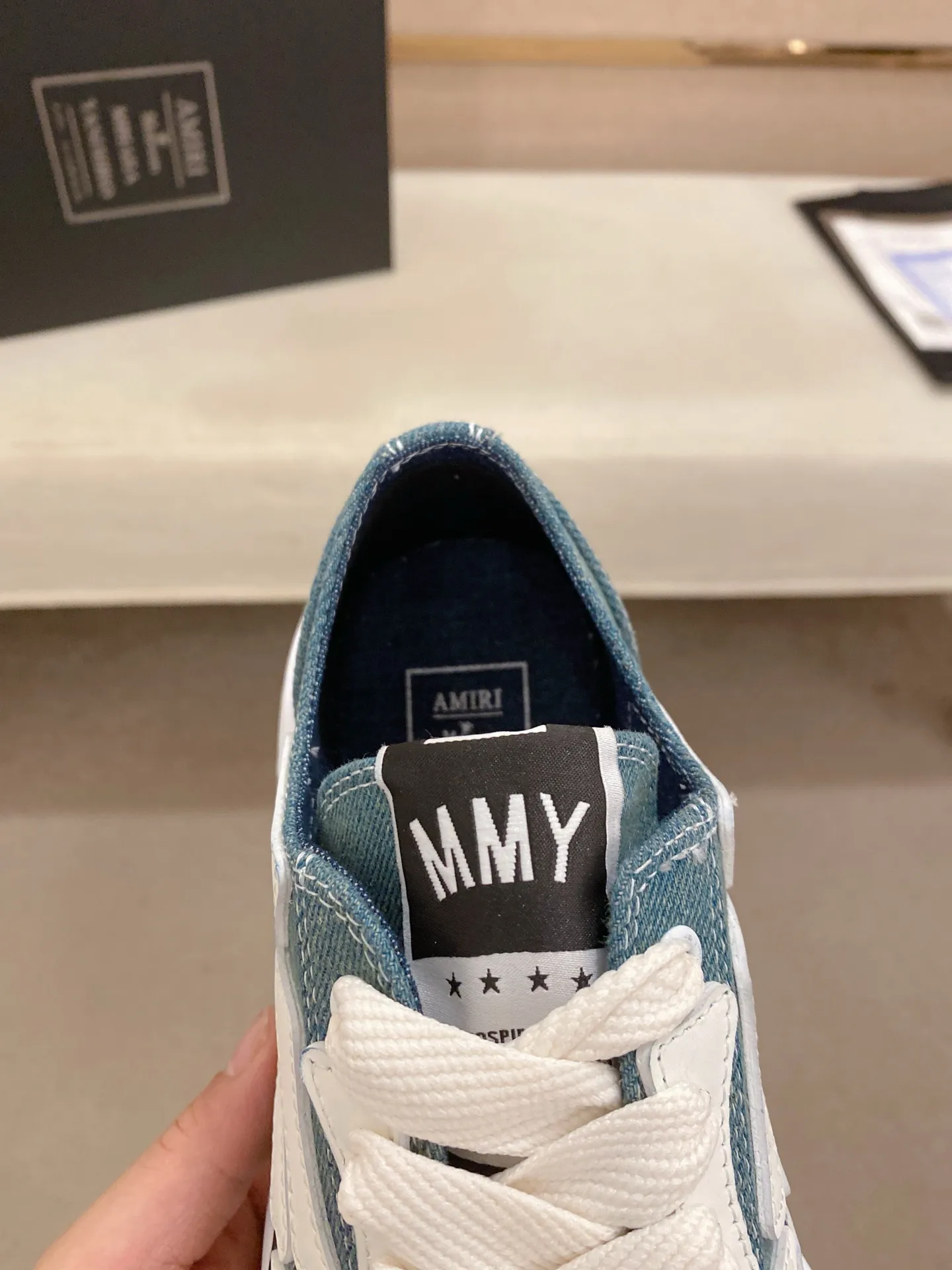 Men's shoes 💰: 580💰 High version [AMIRI] high-end men's shoes brand official website 1:1 latest masterpiece: original mold customization, the fabric is made of imported original materials, upgraded foam outsole, lighter and non-slip. The market's top quality, simple yet tasteful, a must-have for fashionistas, fashionable at your feet, full of confidence, the same style at the counter 👍The summer season is here. Code: 39-44. Can be customized45